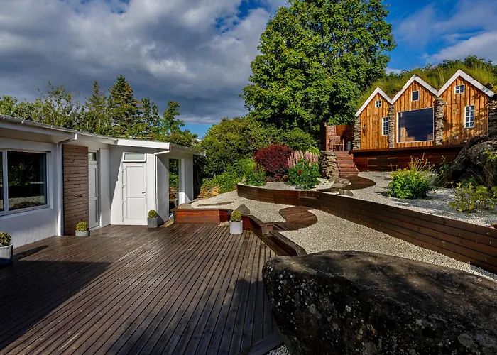 Iceland Sjf Villa, Hot Tub & Outdoor Sauna Amazing Mountains And City View Over Reykjavik